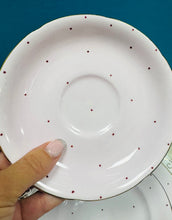 Load image into Gallery viewer, Trio bone china Dakin Vintage pinc golau a polca dot piws / Vintage pale pink and purple polka dot Dakin bone china trio
