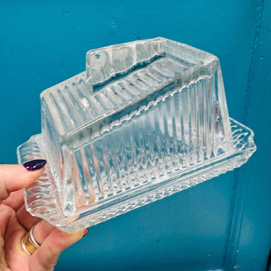 Dysgl gwydr Art Deco pressed dal menyn / Art Deco glass pressed butter dish