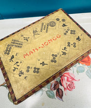 Load image into Gallery viewer, Set Mah-Jongg Tsieineaidd vintage Chad Valley o'r 1920au / Vintage Chinese Mah-Jongg set Chad Valley from the 1920s
