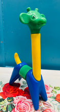 Load image into Gallery viewer, Tegan Giraff ‘Zoo-it-yourself’ Tupperware o 1966 / Vintage Tupperware ‘Zoo-it-yourself’ Giraffe toy from 1966

