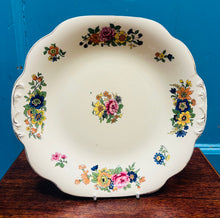 Load image into Gallery viewer, Plat gweini Wedgwood Vintage / Vintage Wedgwood serving plate
