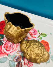 Load image into Gallery viewer, Jar tybaco Hynafol ar ffurf ci gyda chaead gan Bernard Block / Antique Bernard Block figure lidded Dog Tobacco Humidor jar
