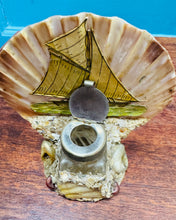 Load image into Gallery viewer, Inkwell Hynafol ac unigryw celf morwrol Ffrengig / Antique and unique French Sailor Artseashell inkwell
