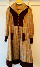 Load image into Gallery viewer, Ffrog Midi Vintage AnnaBelinda prin o’r 70au mewn cyflwr ardderchog / Rare Vintage AnnaBelinda Midi Dress from the 70s in perfect condition
