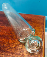 Load image into Gallery viewer, Rholbren gwydr Hynafol / Antique glass rolling pin
