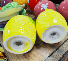 Load image into Gallery viewer, Potiau halen a pupur seramig siâp Lemon / Lemon shaped ceramic salt and pepper pots
