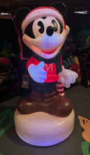Load image into Gallery viewer, Ffigwr Nadoligaidd 24 modfedd Mickey Mouse Disney Vintage look sydd yn goleuo / Mickey Mouse Disney Christmas 24 inch Figure Light Up Vintage look
