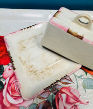 Load image into Gallery viewer, Dysgl dal caws Art Deco pinc a brown / Pink and brown Art Deco cheese dish
