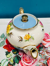 Load image into Gallery viewer, Tebot rhosod Sadler o 1930-50 / Sadler roses teapot from 1930-50
