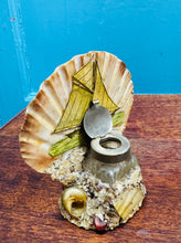 Load image into Gallery viewer, Inkwell Hynafol ac unigryw celf morwrol Ffrengig / Antique and unique French Sailor Artseashell inkwell
