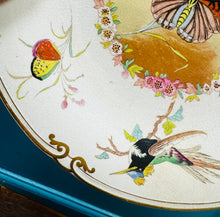 Load image into Gallery viewer, Plat Hynafol Pili Pala ac adar wedi ei beintio â llaw / Antique hand painted butterfly and birds plate
