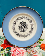 Load image into Gallery viewer, Plat coffa Eisteddfod yr Urdd Bro Colwyn o 1980 / Eisteddfod yr Urdd Bro Colwyn commemorative plate from 1980
