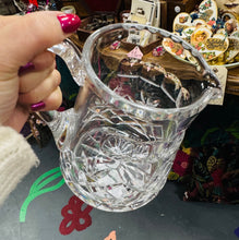 Load image into Gallery viewer, Jwg gwydr Crisial trwm Vintage / Vintage heavy Crystal glass jug
