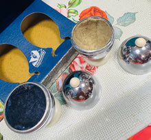 Load image into Gallery viewer, Pâr o Orchuddion Wyau 'HeatMaster'  Art Deco o’r 1930au-40au yn eu bocs gwreiddiol / Pair of Art Deco ‘HeatMaster’ Egg  Cozies Circa 1930-40s in Original Box
