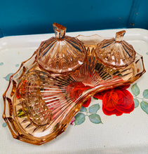 Load image into Gallery viewer, Set ystafell wely Art Deco gwydr rhuddliw / Art Deco pink glass bedroom set
