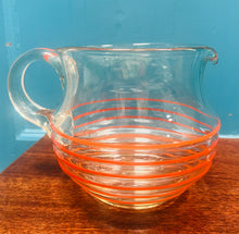 Load image into Gallery viewer, Jwg wydr streipiog oren a chlir Retro o’r 70au / Retro orange and clear striped glass jug from the 70s
