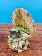 Load image into Gallery viewer, Inkwell Hynafol ac unigryw celf morwrol Ffrengig / Antique and unique French Sailor Artseashell inkwell
