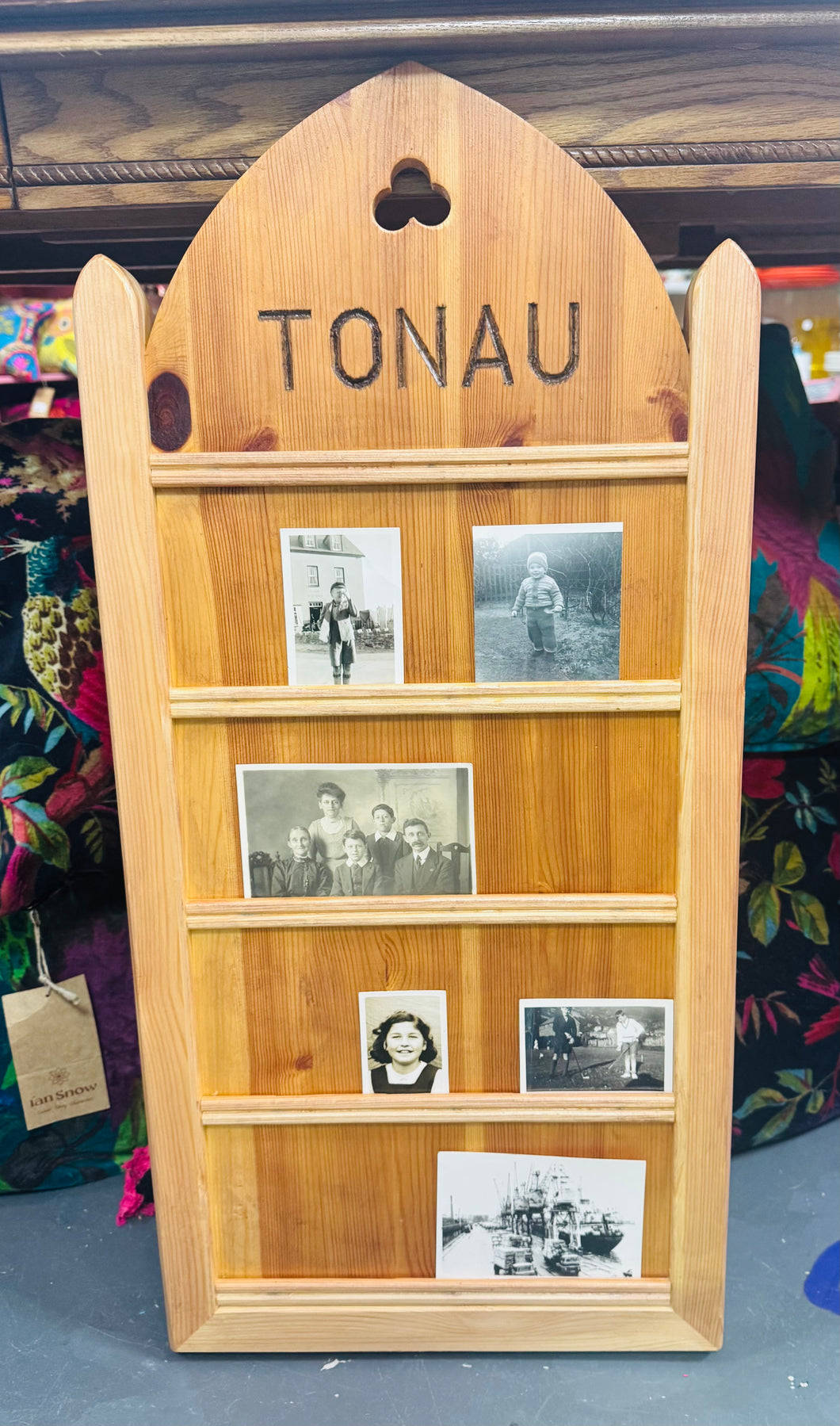 Bwrdd Tonau wedi ei wneud â llaw allan o bren Pîn / Hanging Tonau board made by hand out of Pine wood