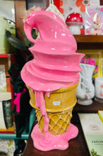 Load image into Gallery viewer, Ornament Hufen Iâ ardduniadol mawr / Large decorative Ice Cream ornament
