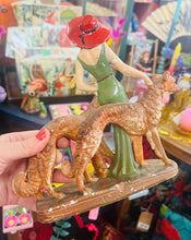 Load image into Gallery viewer, Ffigwr merch a’i dau gi chalkware Vintage o’r 30au wedi eu peintio â llaw /
Hand painted Vintage chalkware girl and her dog figure from the 30s
