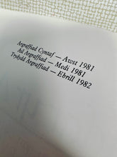 Load image into Gallery viewer, Llyfr ‘Adar yr Ardd’ o 1982 /  ‘Adar yr Ardd’ book from 1982
