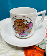 Load image into Gallery viewer, Cwpanau a soser Retro prin Beefeater dyluniau Tarw o’r 70au / Retro rare Beefeater 1970s bull design cup and saucers
