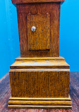 Load image into Gallery viewer, Cloc Taid bychan Vintage  ‘Prentice Piece’ wedi ei wneud â llaw / Vintage handmade Prentice Piece tiny Grandfather clock
