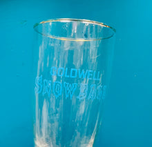 Load image into Gallery viewer, Gwydryn Snowball Retro o’r 70au / Retro Snowball glass from the 70s
