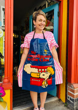 Load image into Gallery viewer, Ffedog Snoopy PVC Retro o’r 80au / Retro PVC Snoopy apron from the 80s
