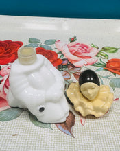 Load image into Gallery viewer, Potel perfume Vintage Avon siâp clown Pierrot / Vintage Pierrot clown Avon perfume bottle

