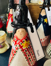 Load image into Gallery viewer, Sian y Ladi Gymreig seramig wedi ei gwneud â llaw / Handmade ceramic Sian the Welsh Ladi
