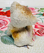 Load image into Gallery viewer, Ffigwr cath Kitsch Vintage o’r 50au / Vintage Kitsch kitten figure from the 50s

