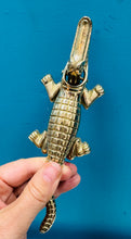 Load image into Gallery viewer, Malwr cnau brass siâp Crocodeil / Brass Crocodile nutcracker
