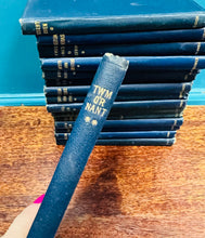 Load image into Gallery viewer, Llyfrau Hynafol ‘Cyfres y Fil’ prin a olygwyd gan O.M. Edwards rhwng 1901-1916 / Rare Antique ‘Cyfres y Fil’ books that were edited between 1901-1916
