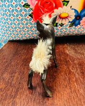 Load image into Gallery viewer, Bambi Kitsch metel Vintage prin o’r 50au / Vintage Kitsch rare metal bambi from the 50s
