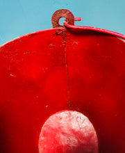 Load image into Gallery viewer, Bwced haearn Vintage wedi ei beintio â llaw (cefndir pinc gola) / Vintage iron handpainted bucket (light pink background)
