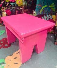 Load image into Gallery viewer, Stôl droed Vintage wedi ei pheintio yn binc / Pink painted Vintage foot stool
