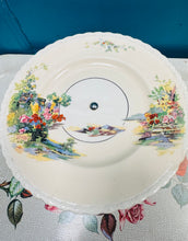 Load image into Gallery viewer, Plat teisen gardd flodeuog Vintage / Vintage floral garden cake stand
