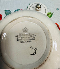 Load image into Gallery viewer, Tebot Sadler bychan pinc a blodeuog / Vintage Sadler small pink and floral Vintage teapot
