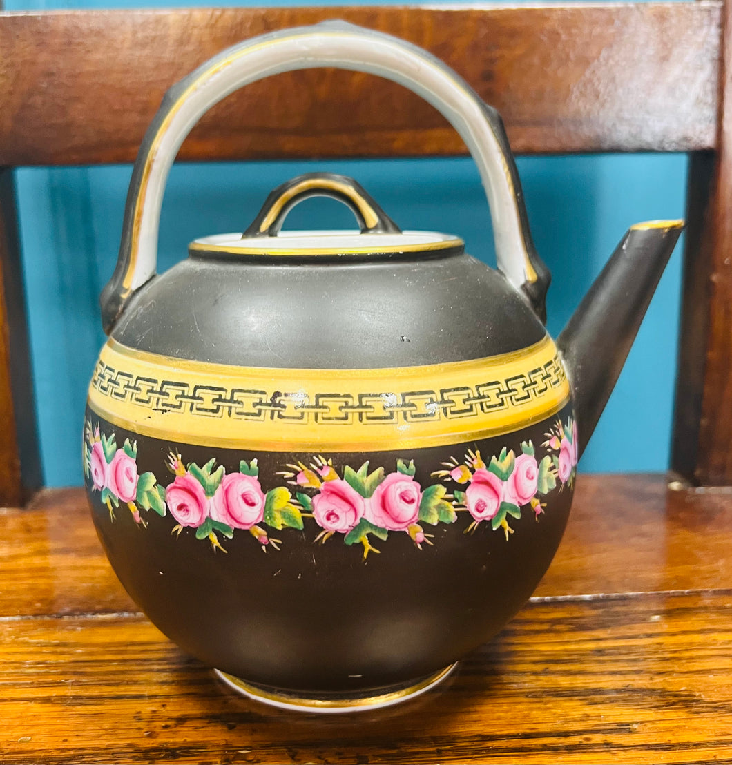 Tebot Tsieineaidd Vintage crwn wedi ei beintio â llaw / Vintage round handpainted Chinese teapot