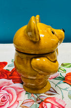 Load image into Gallery viewer, Pot Mêl siâp arth Vintage o’r 80au / Vintage Honey Bear pot from the 80s
