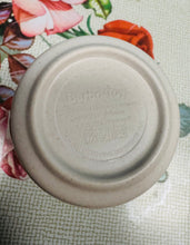 Load image into Gallery viewer, Cwpan melamine ‘Barbo Toys’ Vintage Pippi Hosan Hir / Vintage ‘Barbo Toys’ Pippi Longstocking melamine cup
