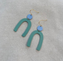 Load image into Gallery viewer, Clustlysau Dolly Jack &amp; Freda / Jack &amp; Freda Dolly Earrings

