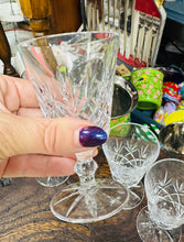 Load image into Gallery viewer, Set o 4 gwydryn crisial Vintage sherry / port / Set of 4 crystal sherry / port glasses
