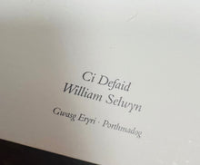 Load image into Gallery viewer, Cardyn print ‘Ci Defaid’ William Selwyn wedi ei arwyddo gyda pen inc gan yr artist a’i wraig / William Selwyn ‘Ci Defaid’ card signed with an ink pen by the artist and his wife
