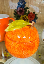 Load image into Gallery viewer, Pot sersmig siâp oren / Orange shaped ceramic pot
