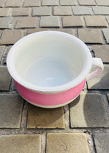 Load image into Gallery viewer, Pot pi pi seramig pinc Hynafol / Antique pink ceramic chamic pot
