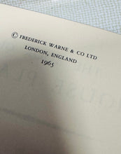 Load image into Gallery viewer, Argraffiad 1af o ‘The Book of House Plants’  gan Stanley B. Whitehead o 1965 / 1st Edition of ‘The Book of House Plants’ by Stanley B. Whitehead from 1965
