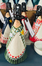 Load image into Gallery viewer, Gwen y Ladi Gymreig seramig wedi ei gwneud â llaw / Handmade ceramic Gwen the Welsh Ladi
