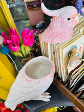 Load image into Gallery viewer, Jar seramig siâp parot pinc a gwyn / Pink and white ceramic parrot storage jar
